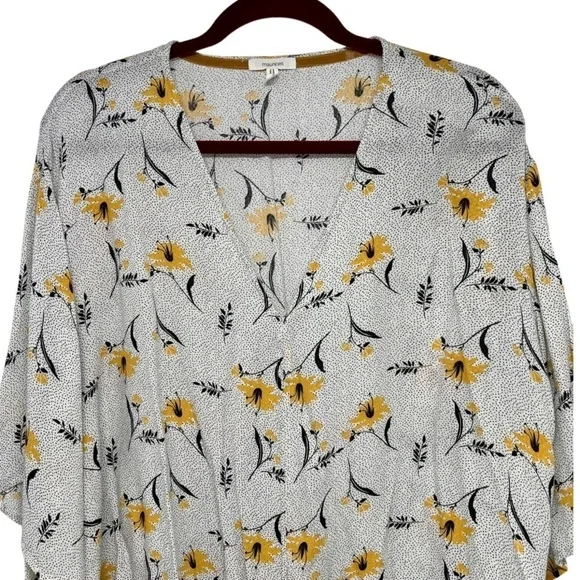 Maurice’s Floral V NeckTie Waist 3/4 Sleeve Top Women’s 0X - Picture 4 of 10
